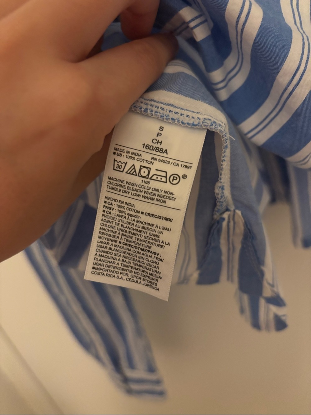 Old Navy the Cropped Shirt Striped Button-Up Shirt - Picture 4 of 4